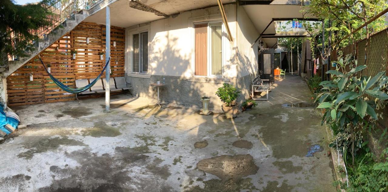 Guest House Barbi Batumi Eksteriør bilde